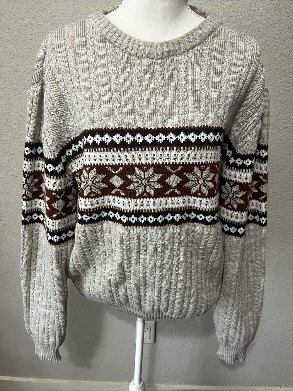 VTG 1990s Nordic Snowflake Ski Knit Sweater Gray Burgundy Slouchy by Rob Winter